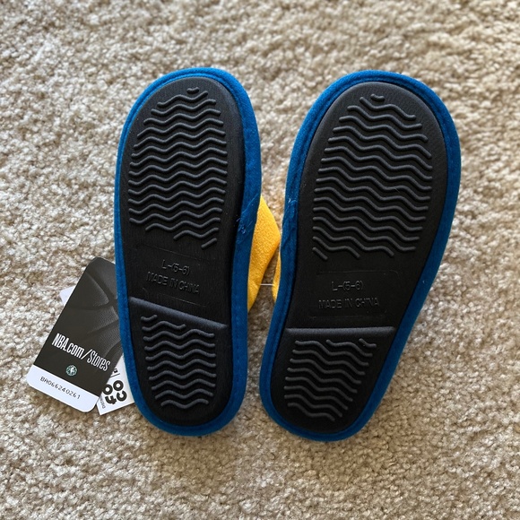 Golden State Warriors Slippers for Youth - Picture 2 of 3
